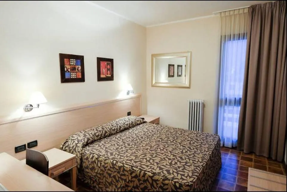 HOTEL Monte Cimone-1